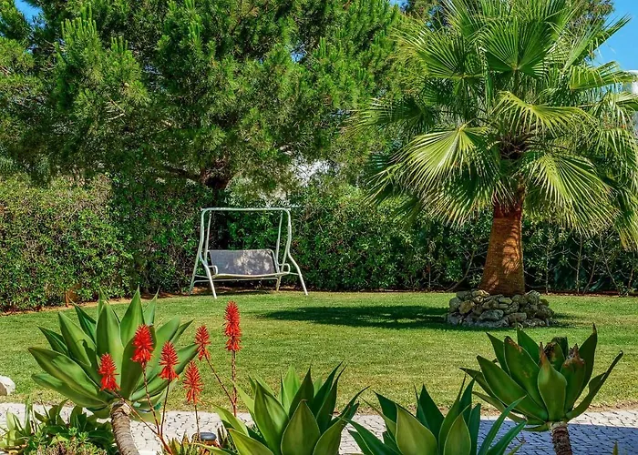 Villa à 4 Chambres à Coucher